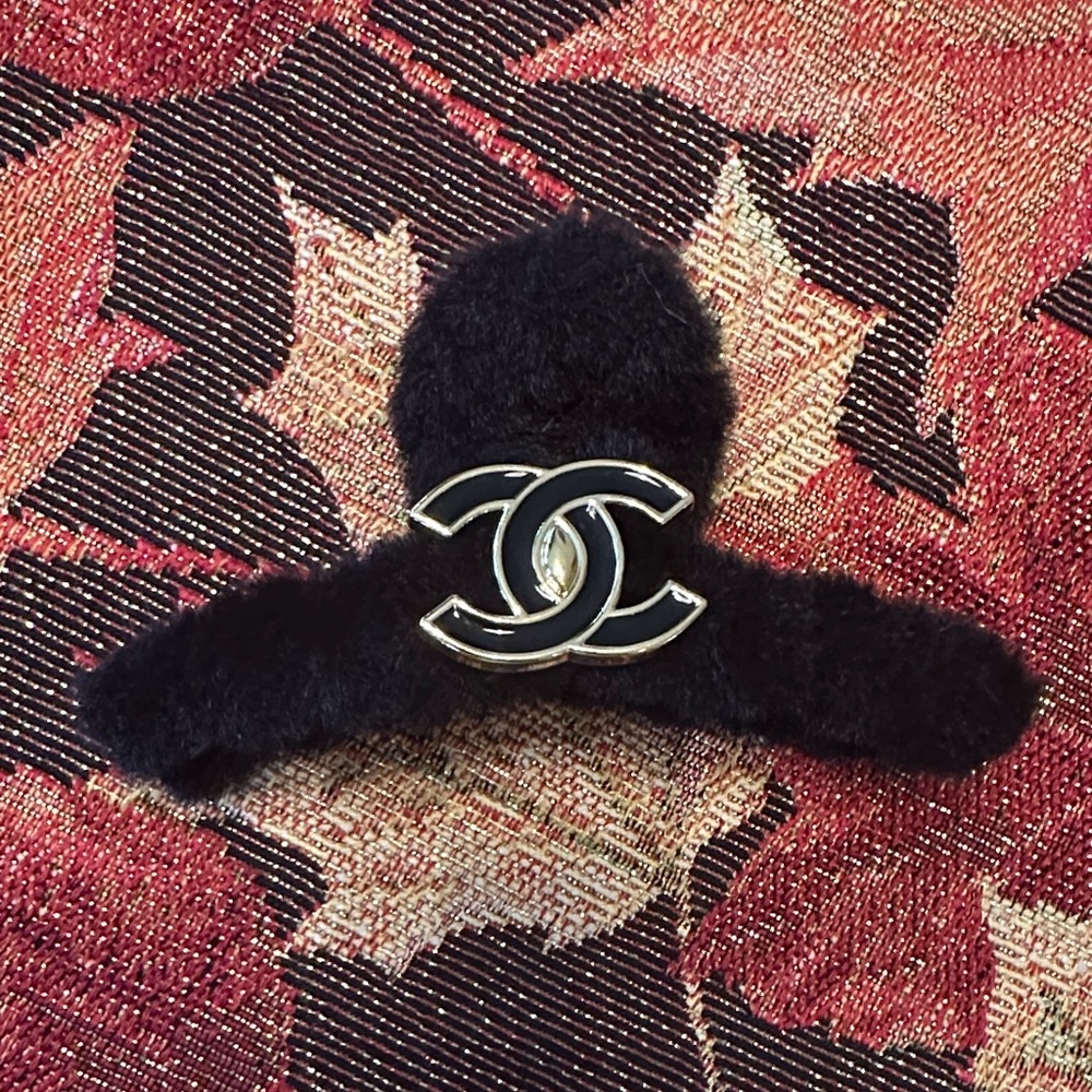 Monogram cc Black Fuzzy Hair Clip